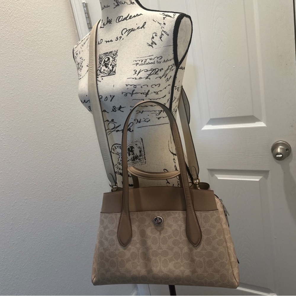 Coach 3 compartment Bag